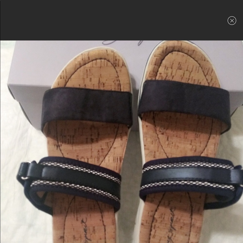 NWOT Easy Spirit Casual slipper Sandals.